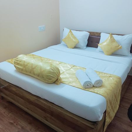 Hotel Vip Prime 푸리 외부 사진