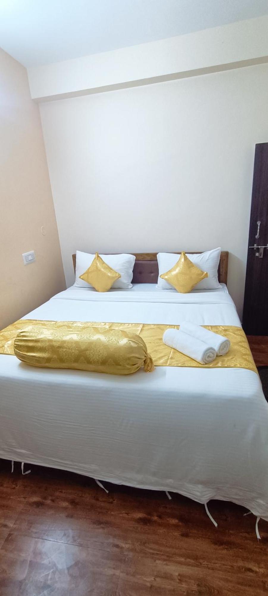 Hotel Vip Prime 푸리 외부 사진
