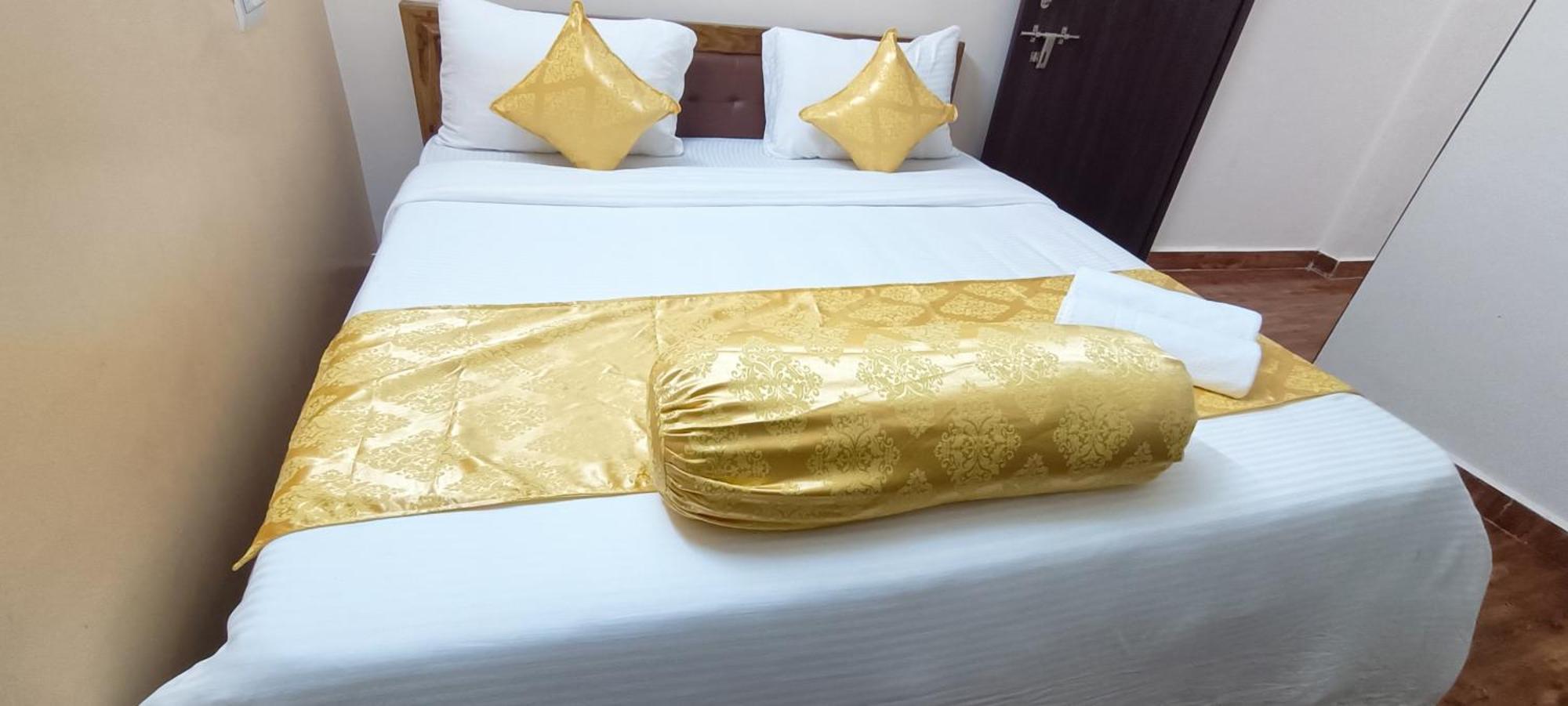 Hotel Vip Prime 푸리 외부 사진