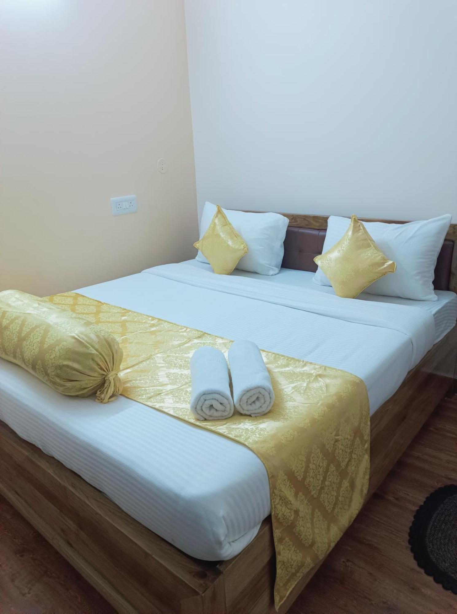 Hotel Vip Prime 푸리 외부 사진
