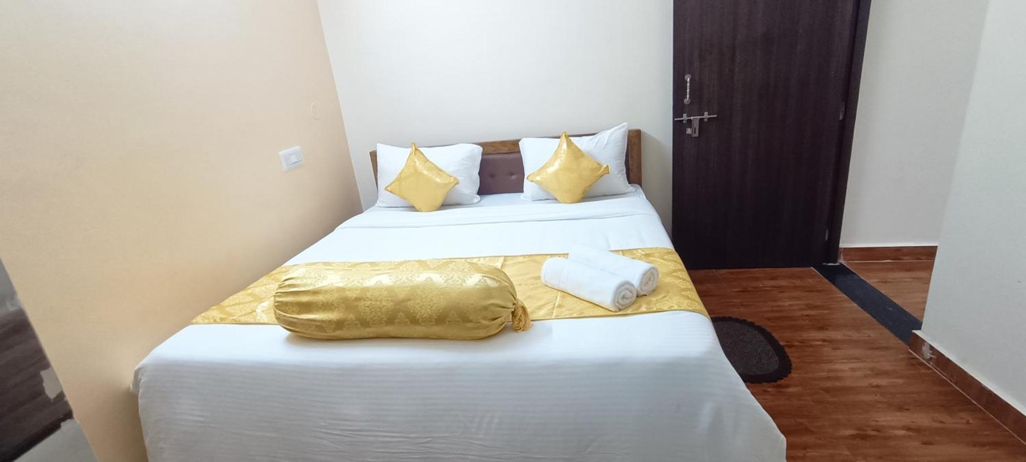 Hotel Vip Prime 푸리 외부 사진
