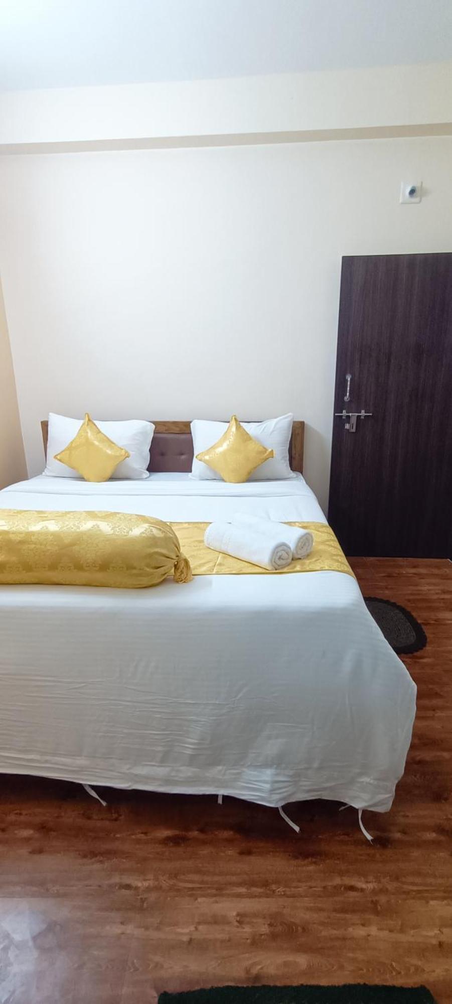 Hotel Vip Prime 푸리 외부 사진