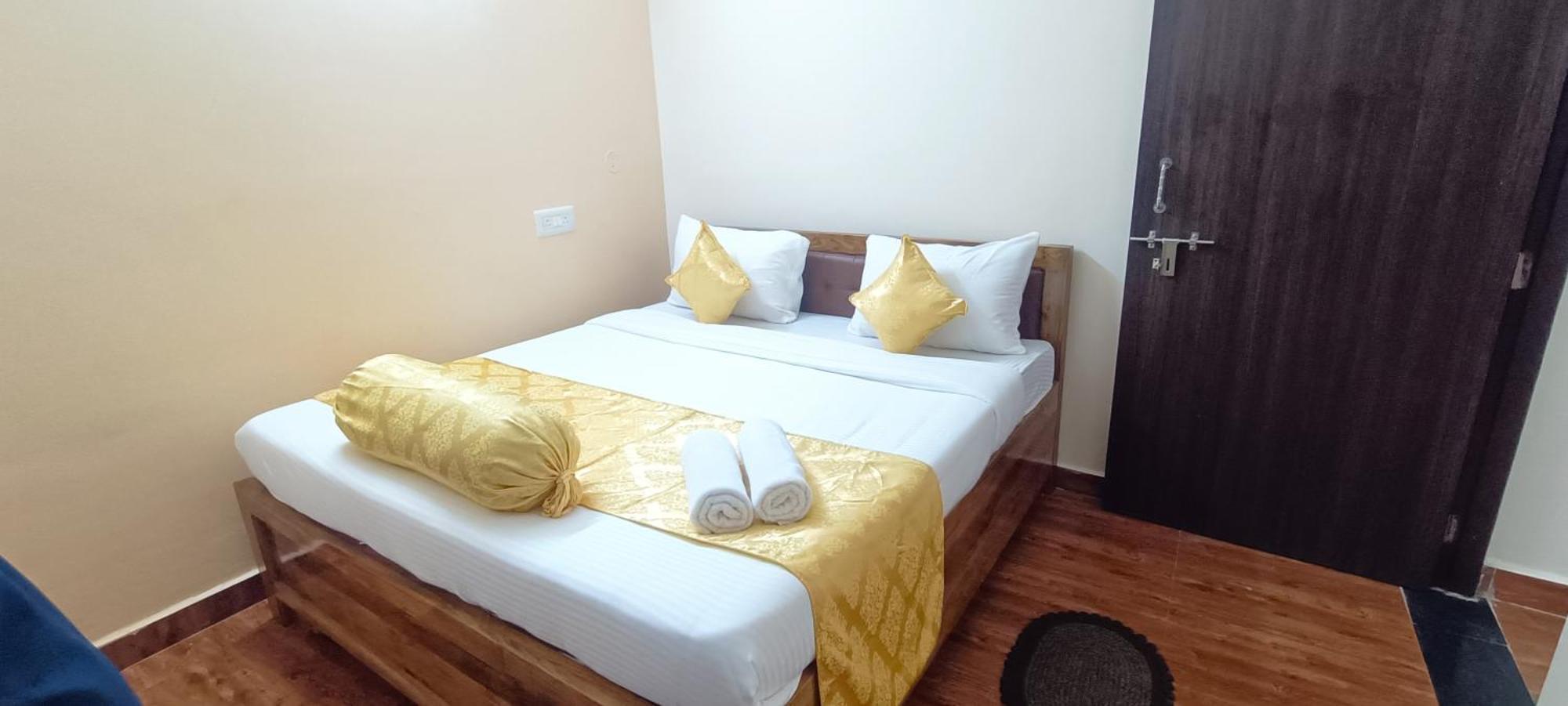 Hotel Vip Prime 푸리 외부 사진