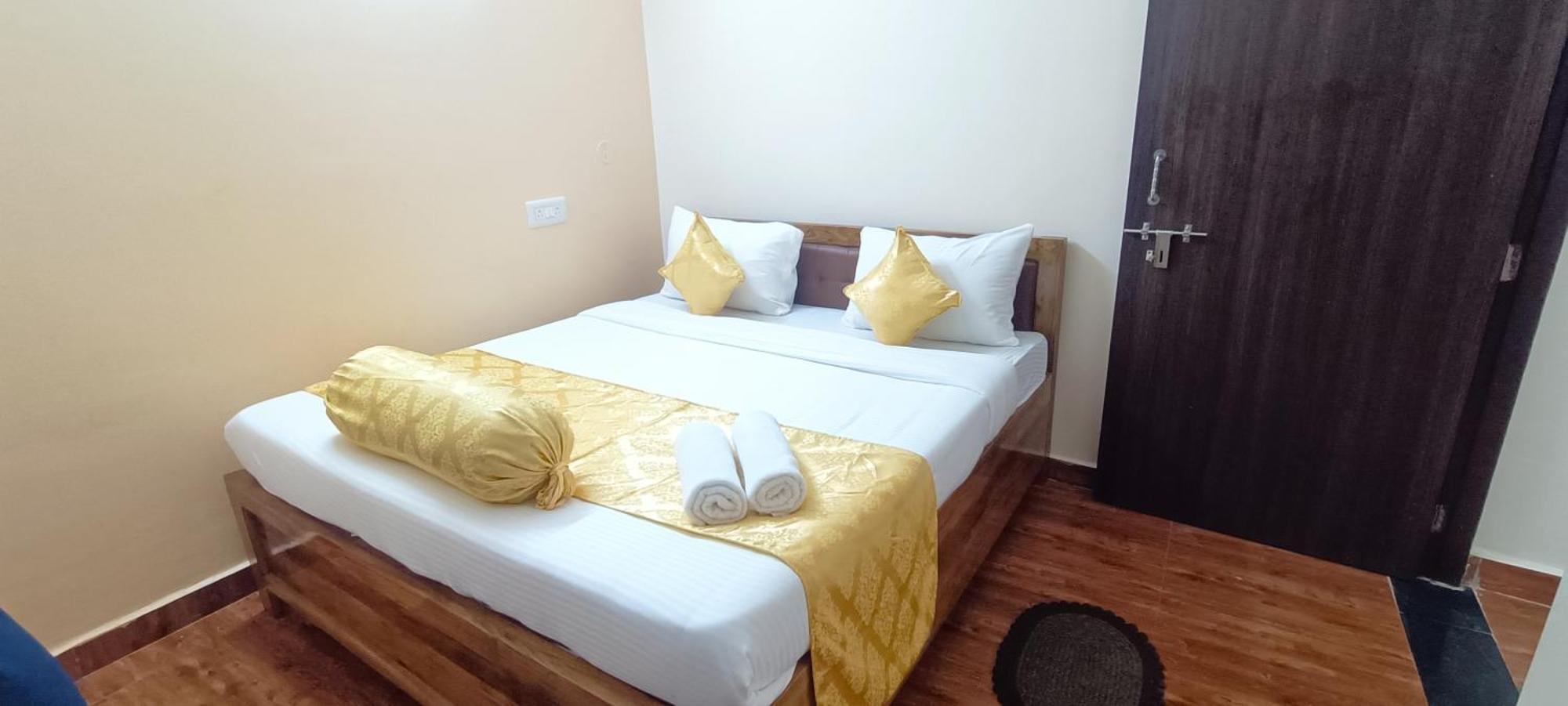 Hotel Vip Prime 푸리 외부 사진