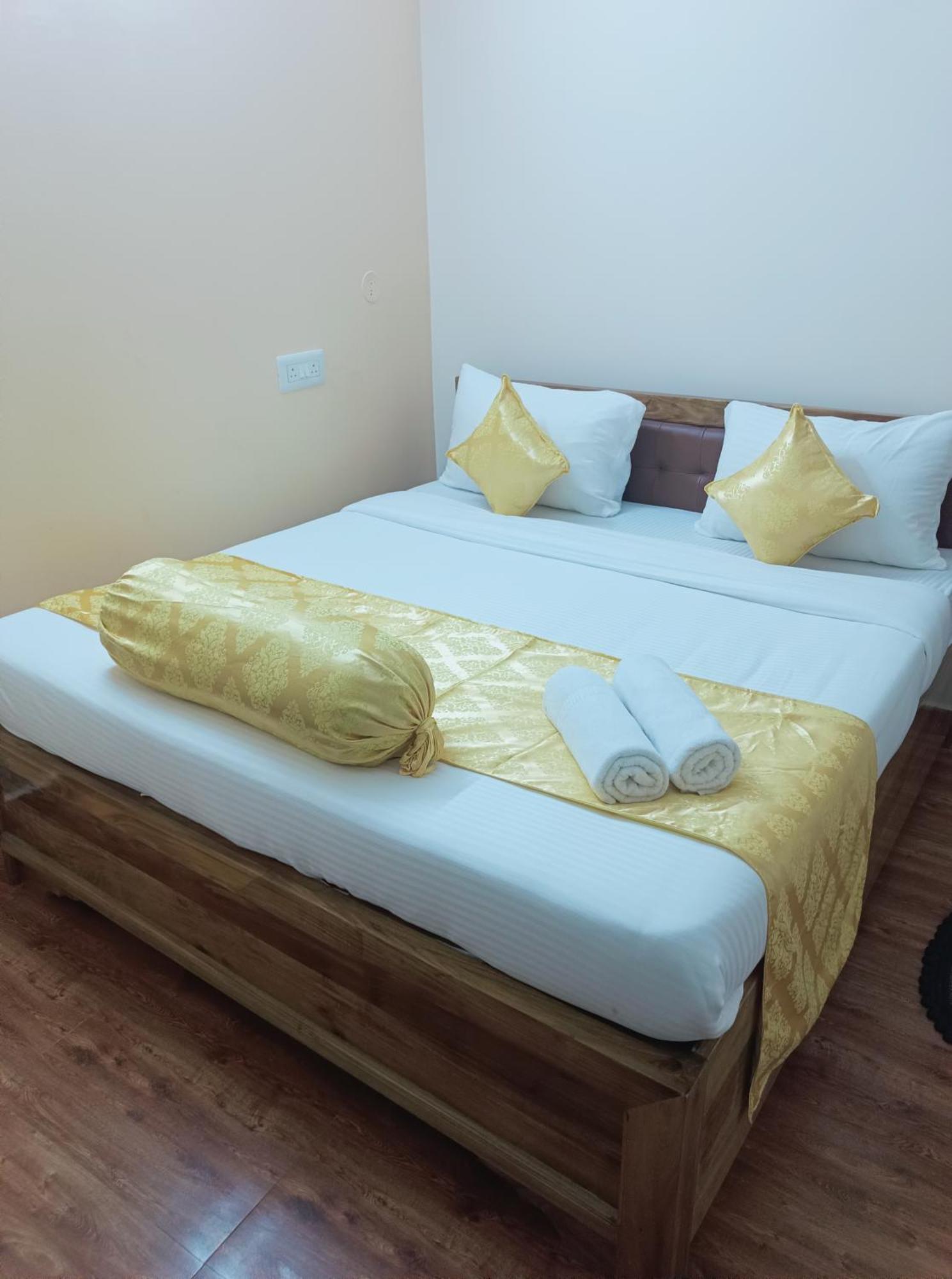 Hotel Vip Prime 푸리 외부 사진