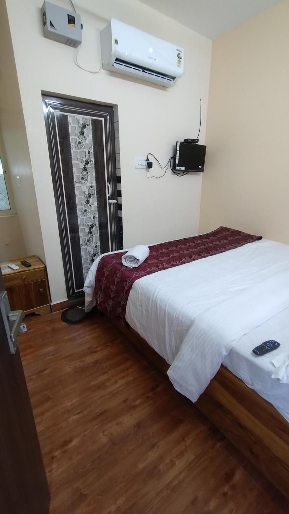 Hotel Vip Prime 푸리 외부 사진